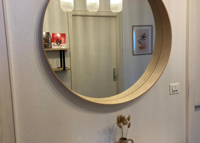 Joli Proche Gare Apartment *